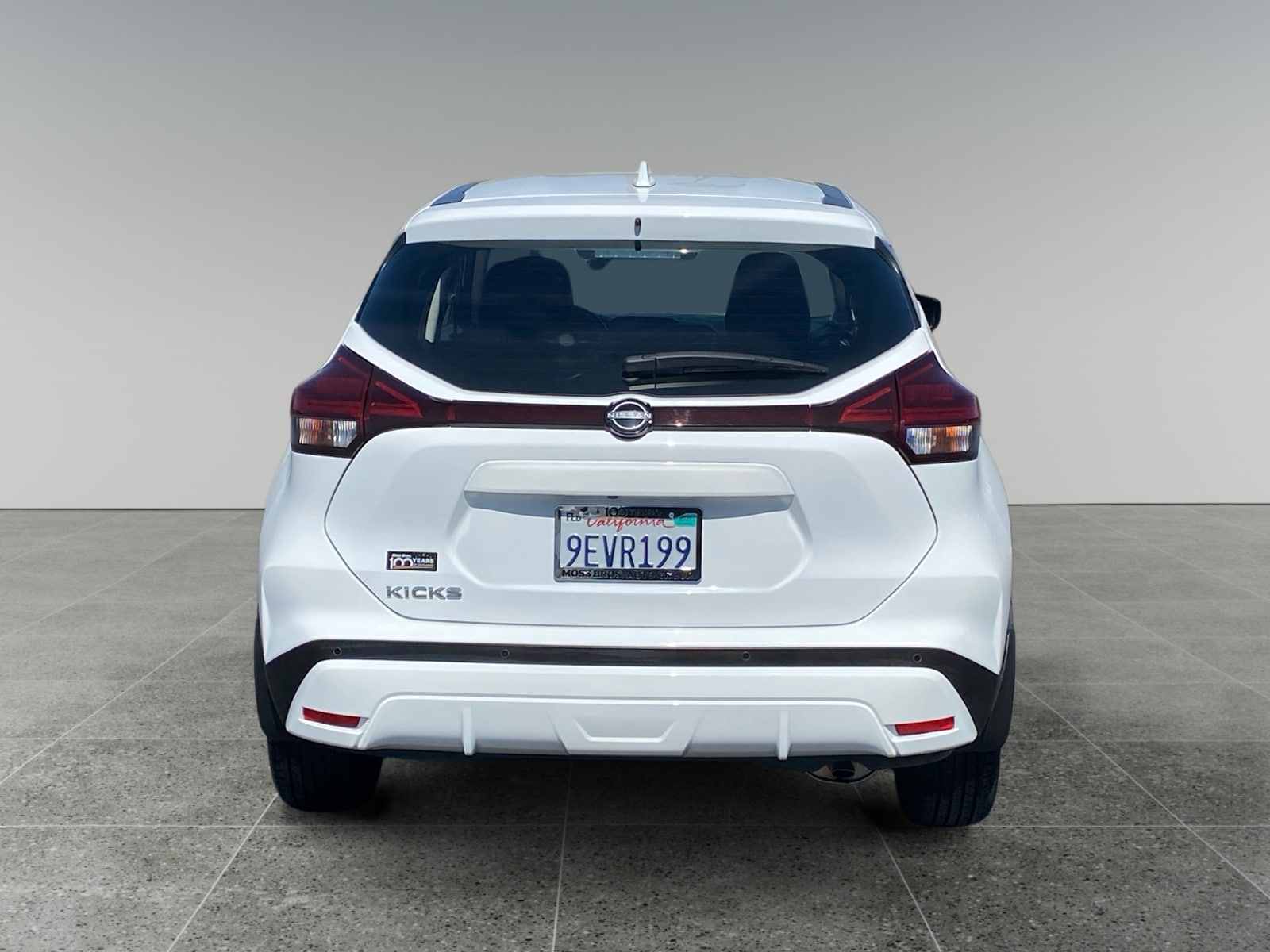 2023 Nissan Kicks S photo 4