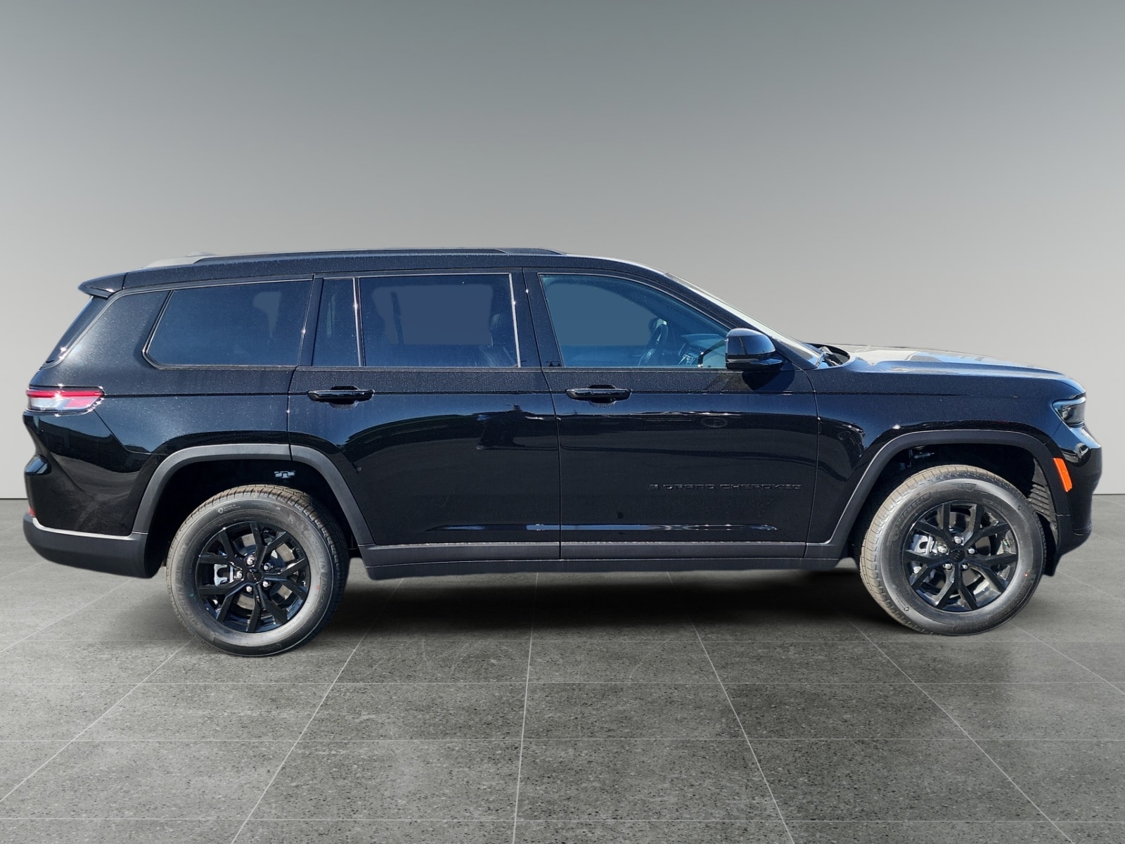 2025 Jeep Grand Cherokee L Laredo photo 6
