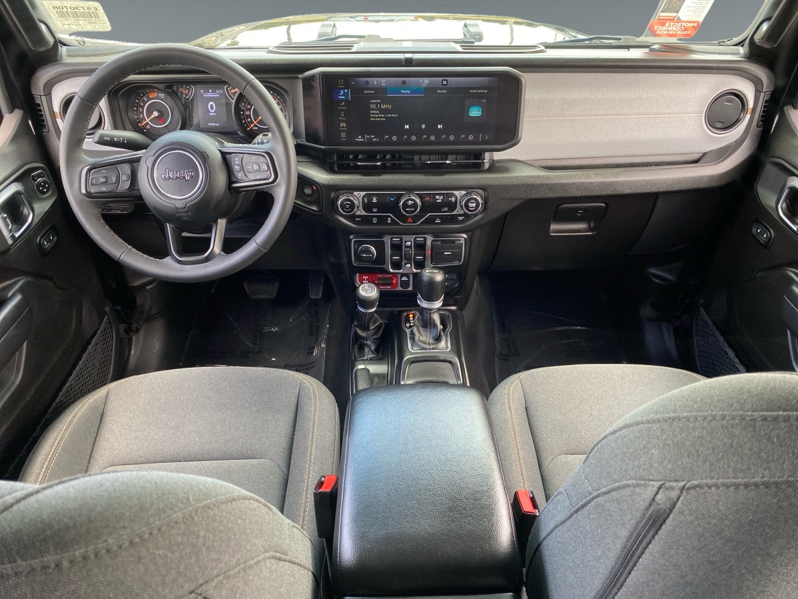 2025 Jeep Wrangler 4-Door Willys - Photo 10