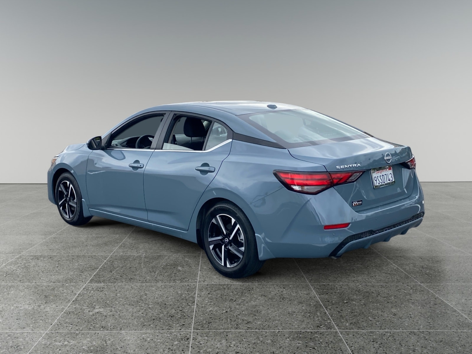 2025 Nissan Sentra SV photo 3