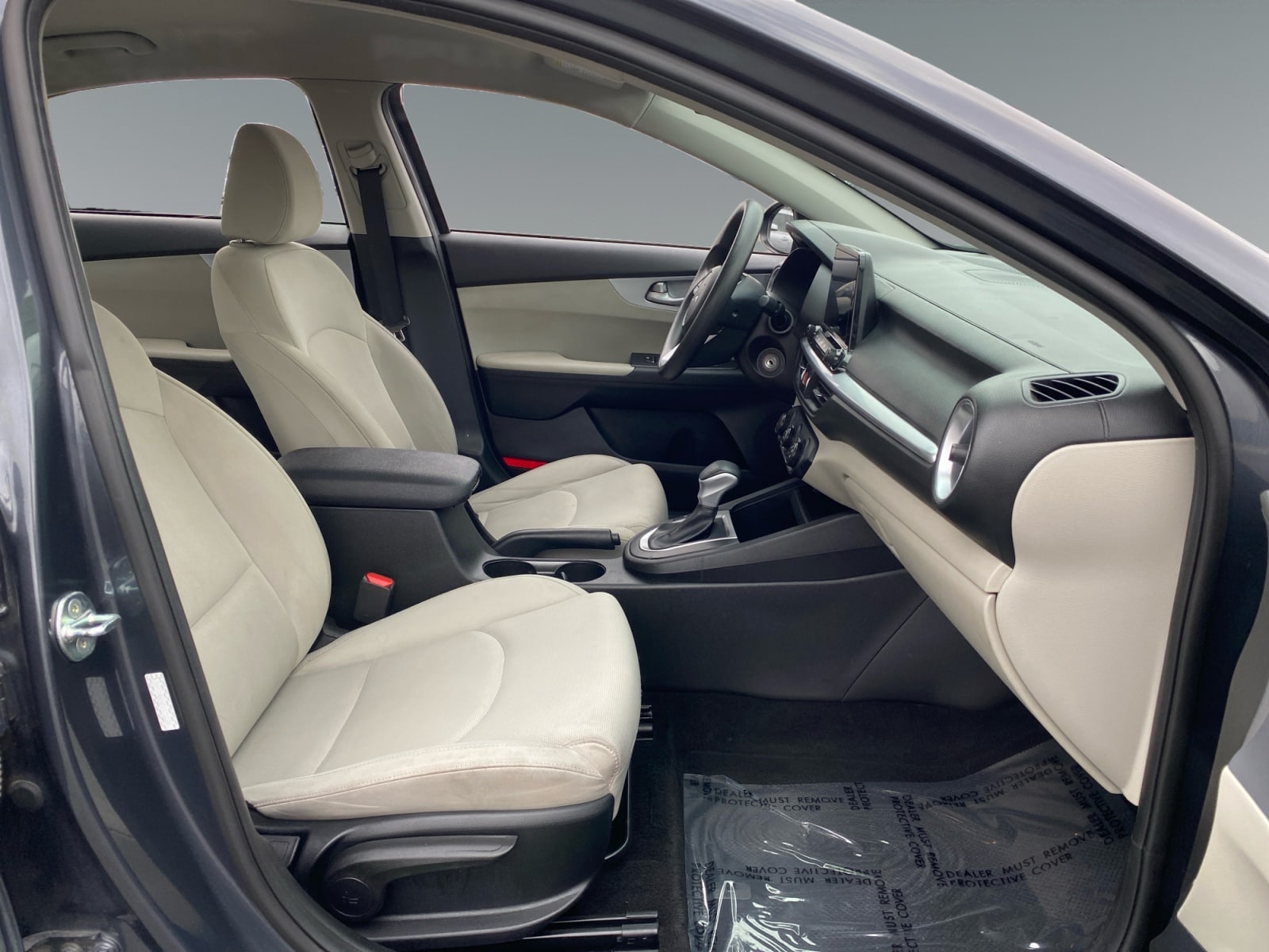 2023 Kia Forte LXS - Photo 15