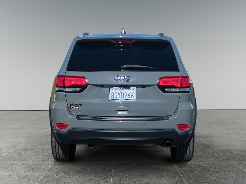 Used 2019 Jeep Grand Cherokee Laredo SUV