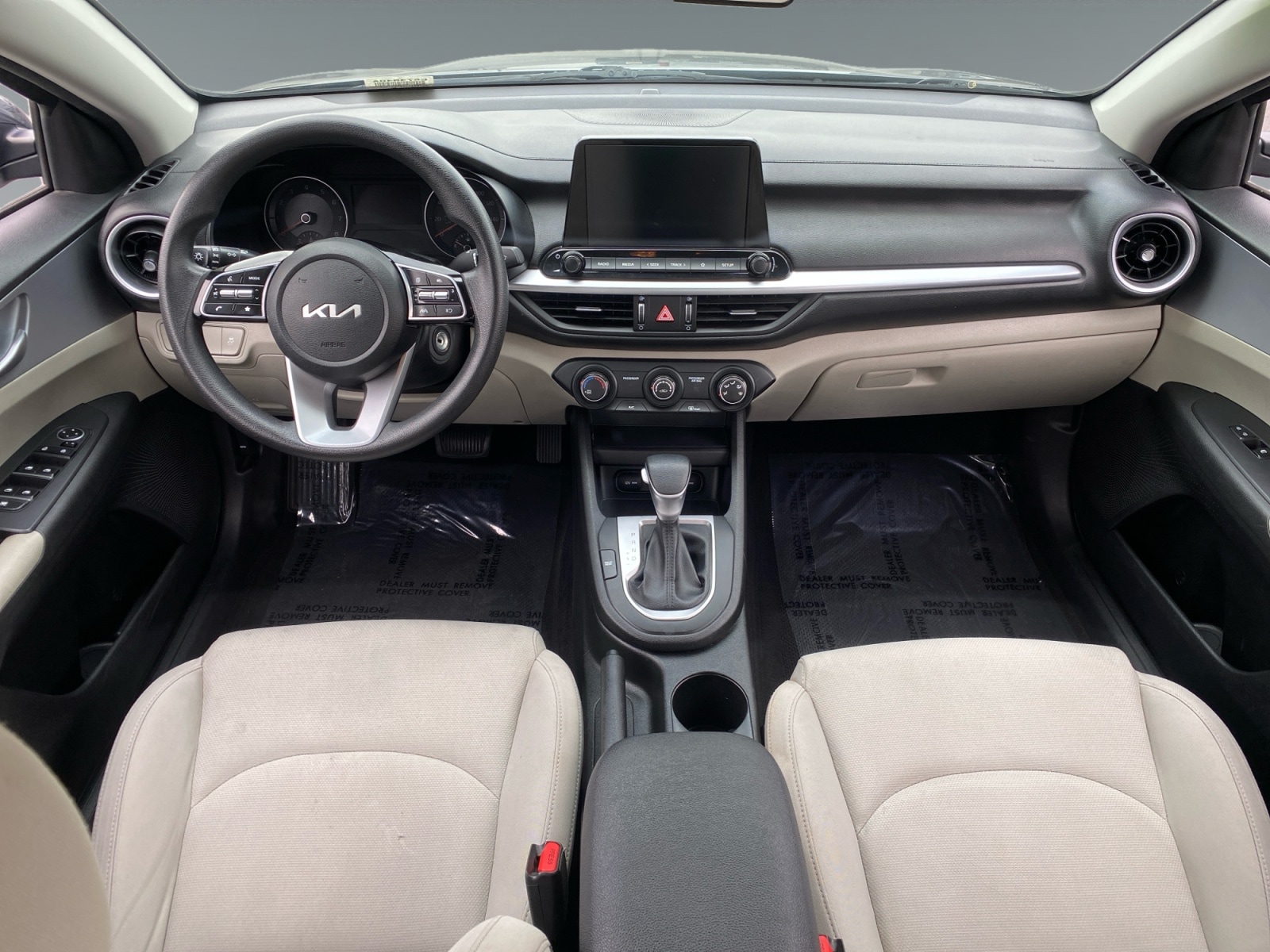 2023 Kia Forte LXS - Photo 10