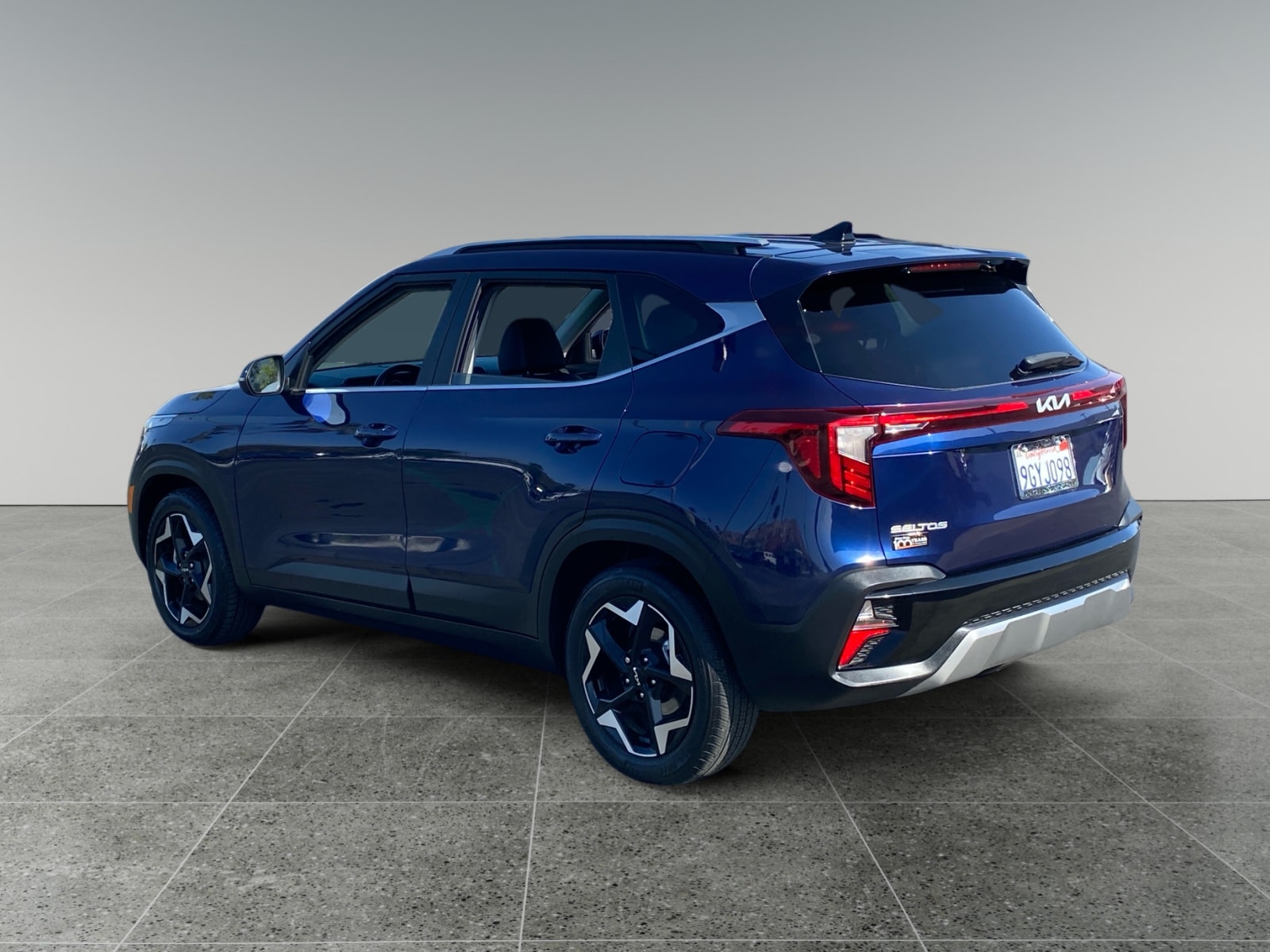 2024 Kia Seltos EX photo 3