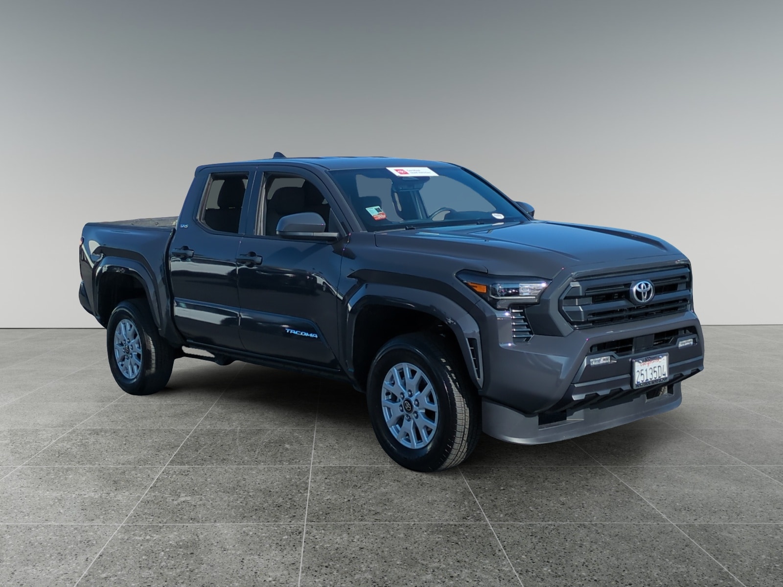 2025 Toyota Tacoma SR5 - Photo 7