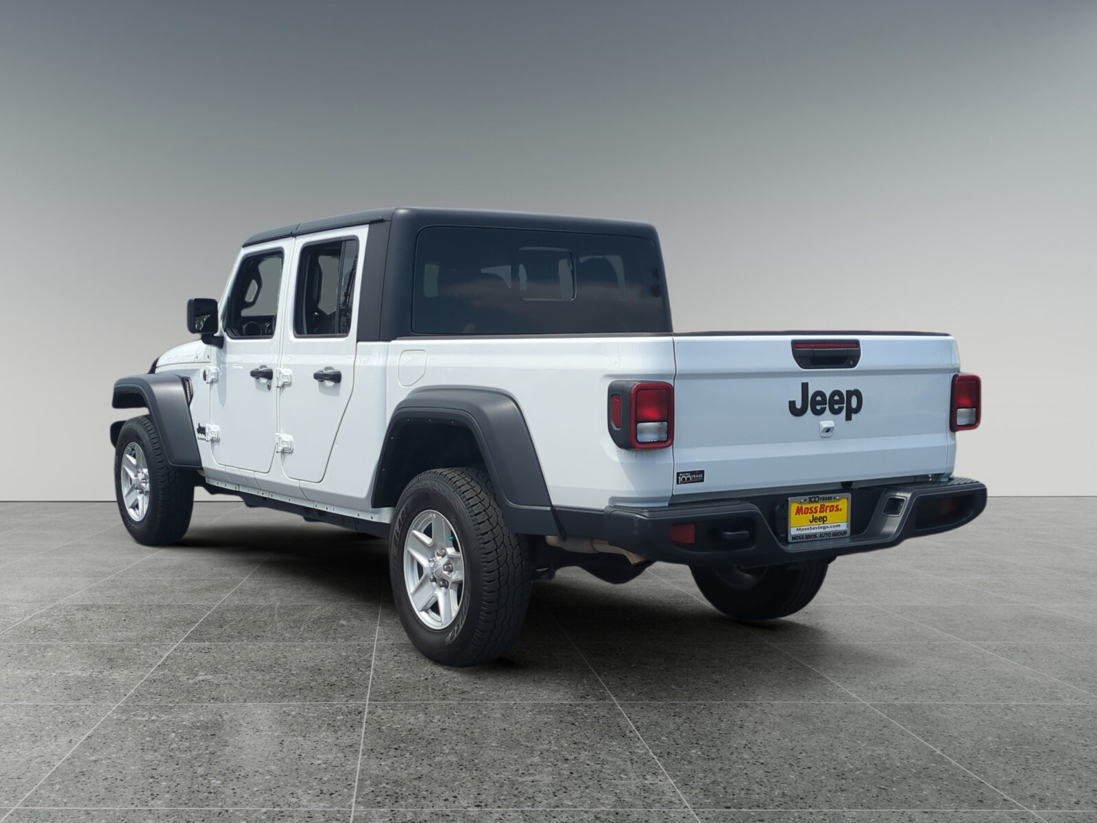 2023 Jeep Gladiator Sport photo 3