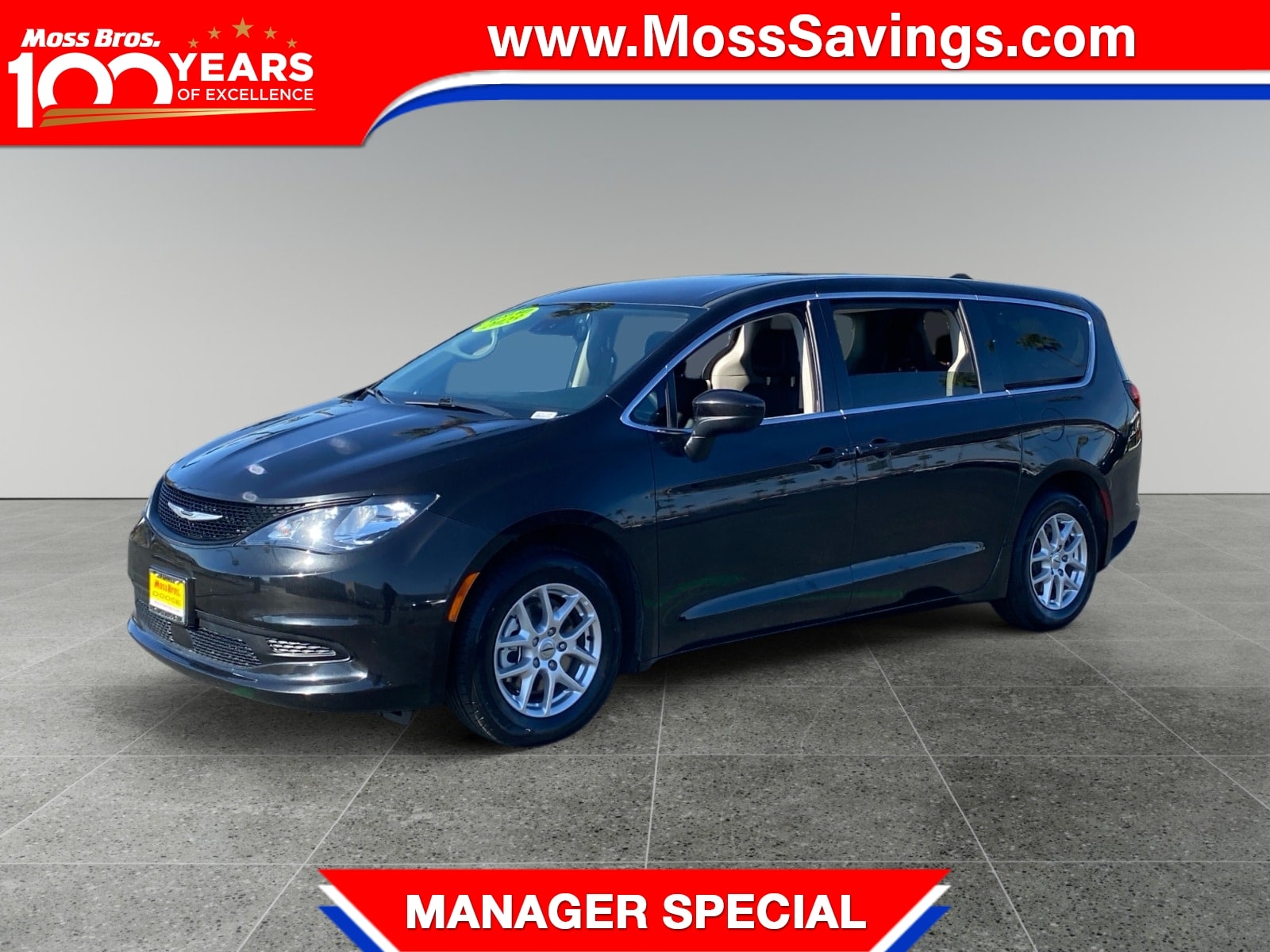 2023 Chrysler Voyager LX's photo