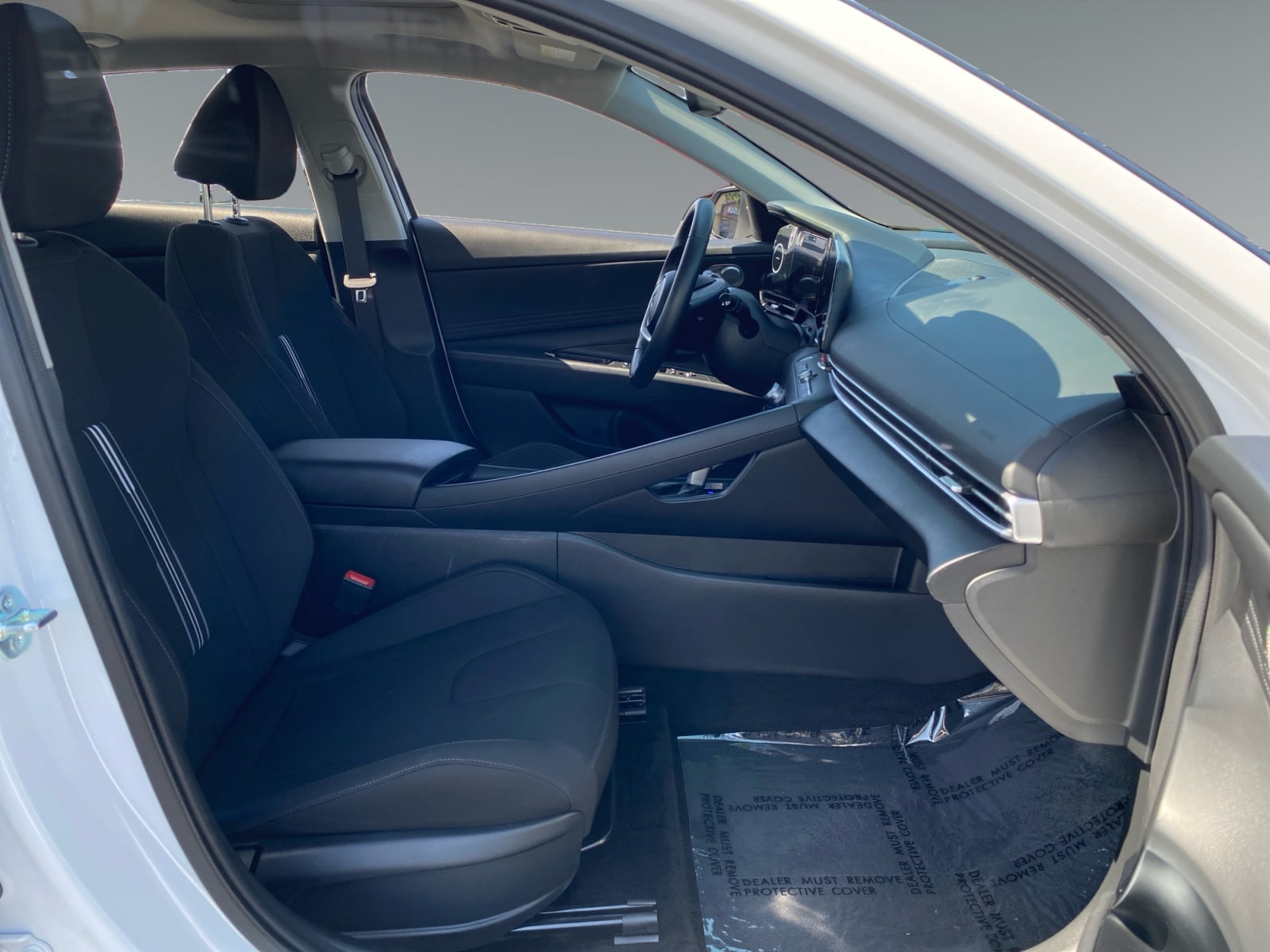2025 Hyundai Elantra SEL - Photo 15