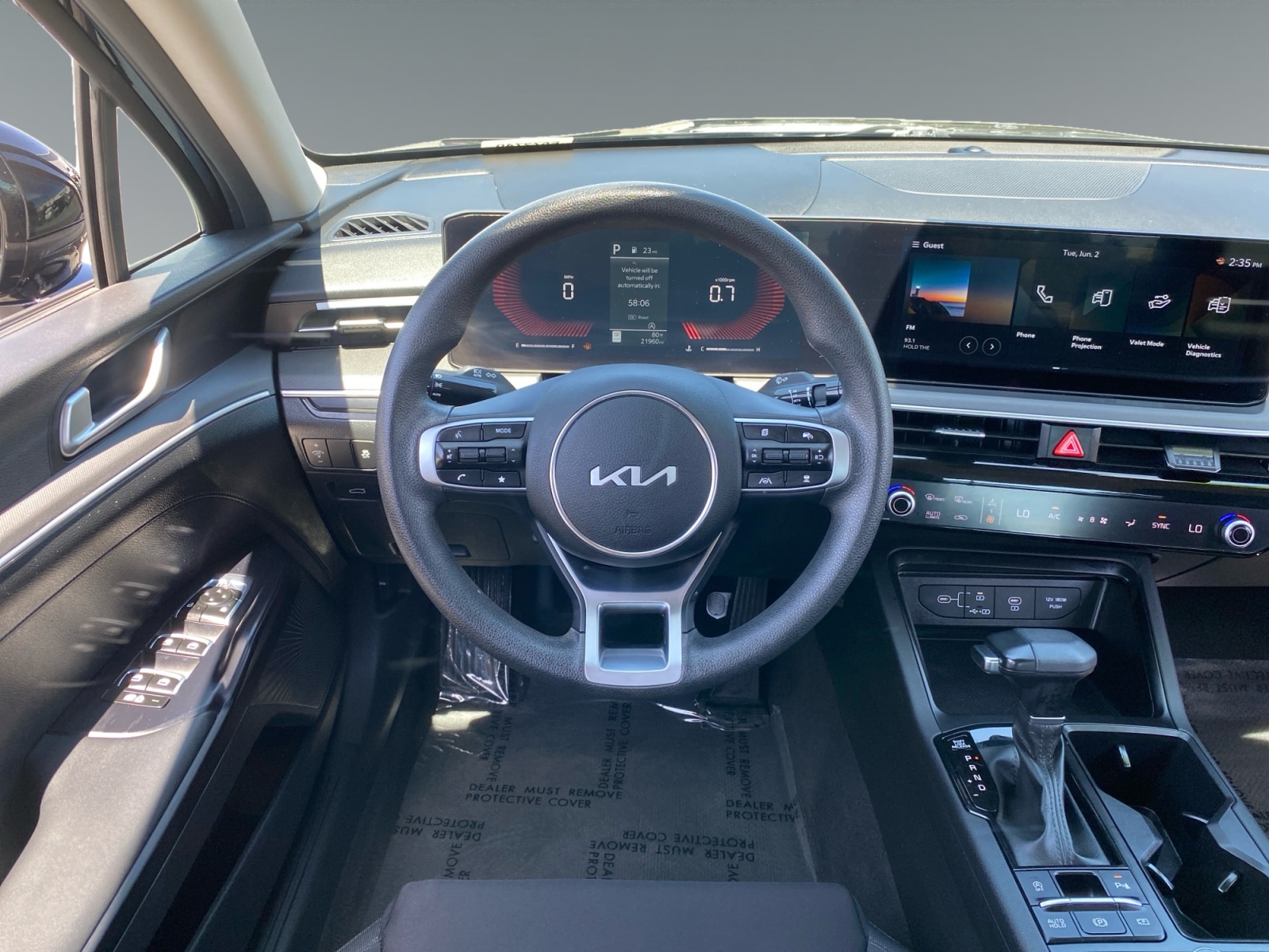 2025 Kia K5 LXS - Photo 12