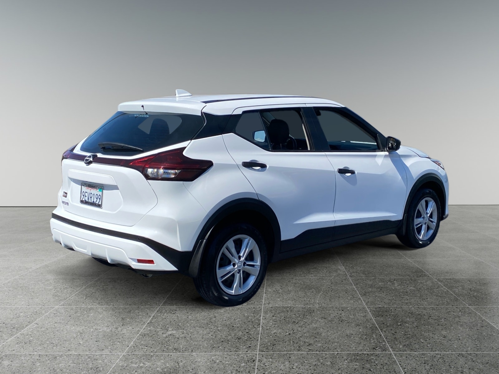2023 Nissan Kicks S photo 5