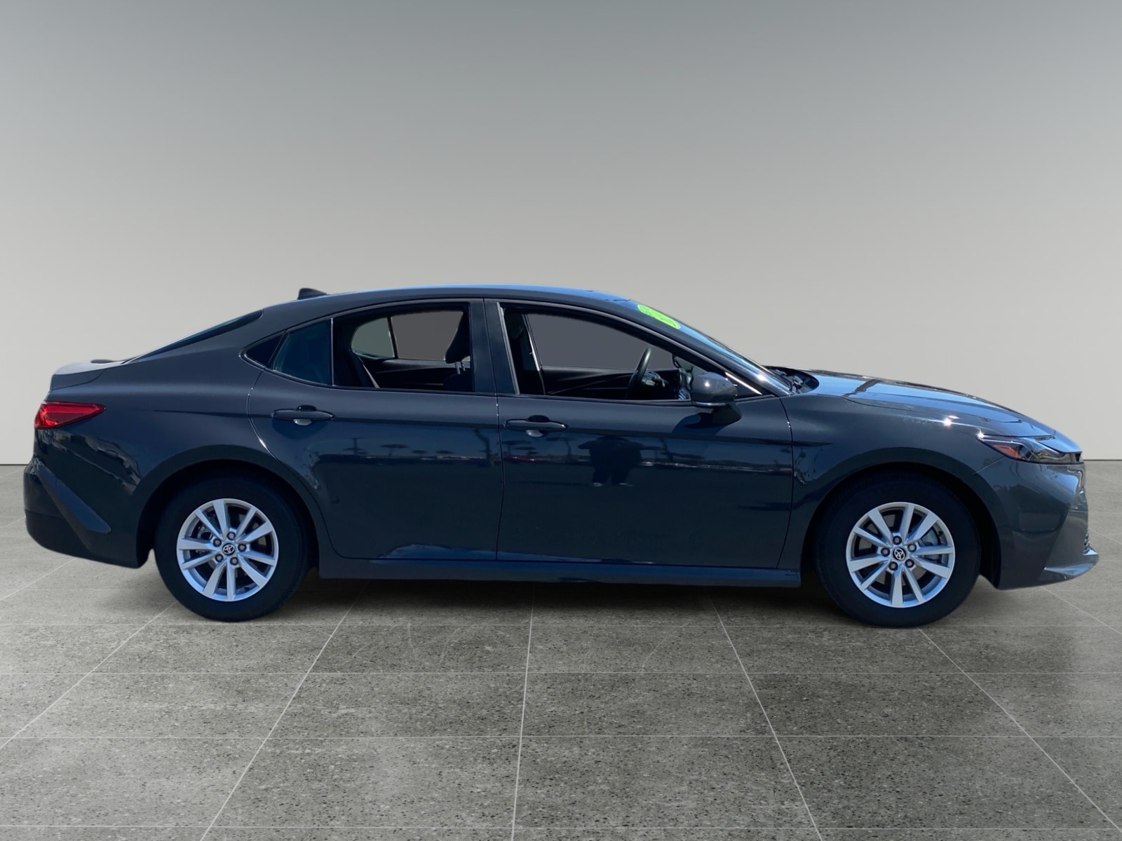2025 Toyota Camry LE - Photo 6