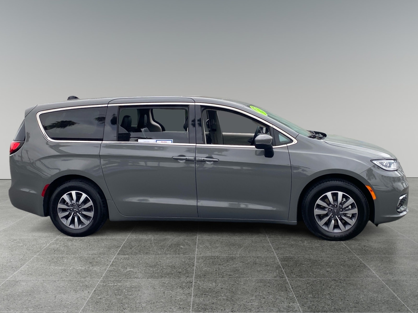 2023 Chrysler Pacifica Hybrid Touring L - Photo 6