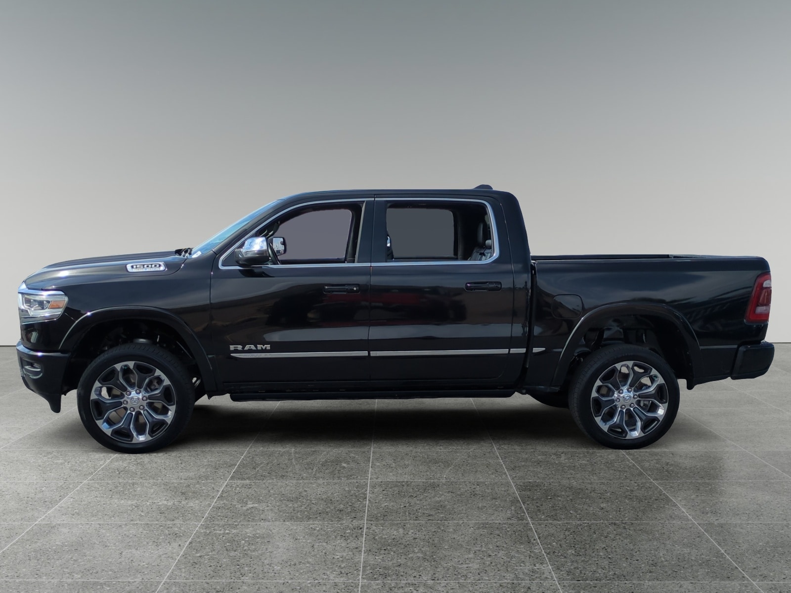 Used 2023 RAM Ram 1500 Pickup Limited with VIN 1C6SRFHT8PN542225 for sale in Moreno Valley, CA