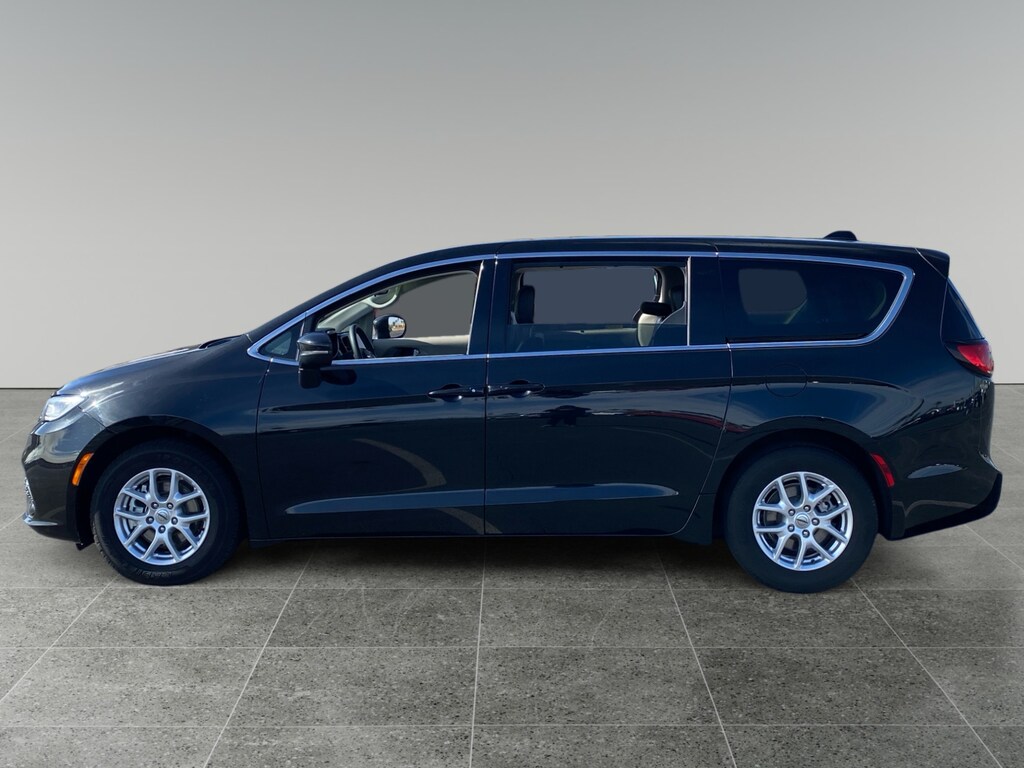 Used 2023 Chrysler Pacifica Touring L Van Passenger Van