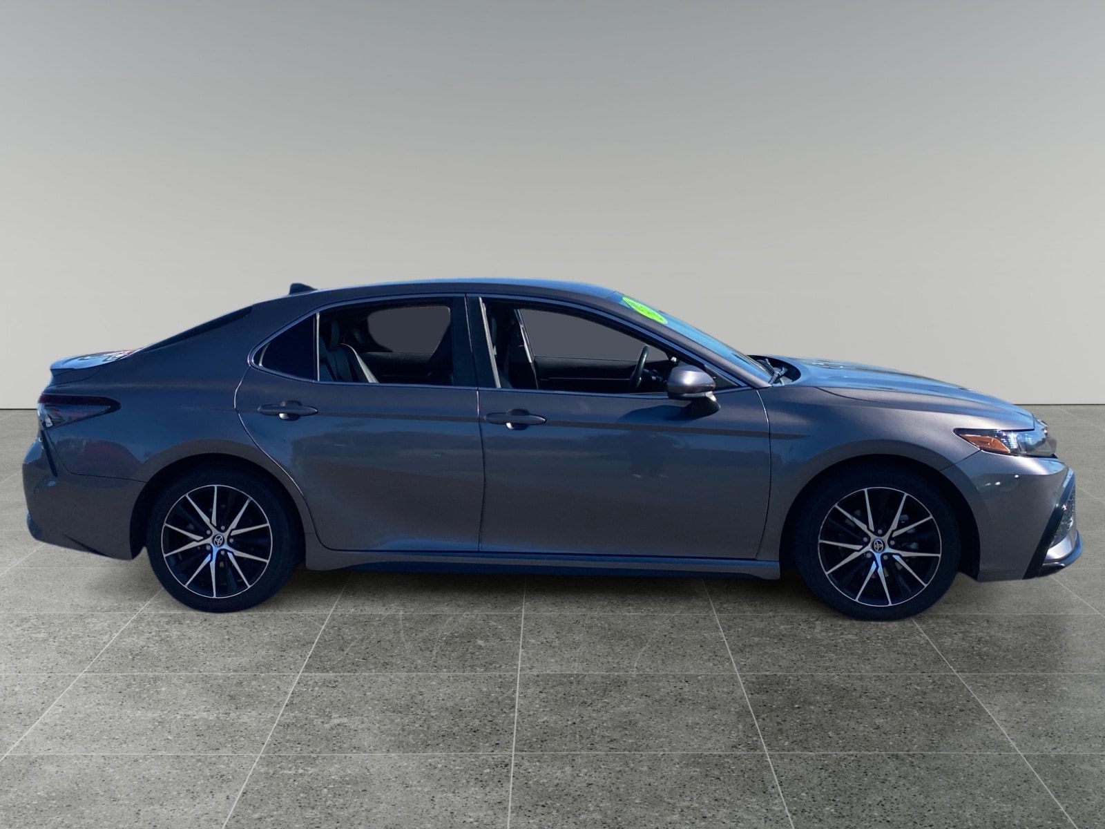 2021 Toyota Camry SE photo 6