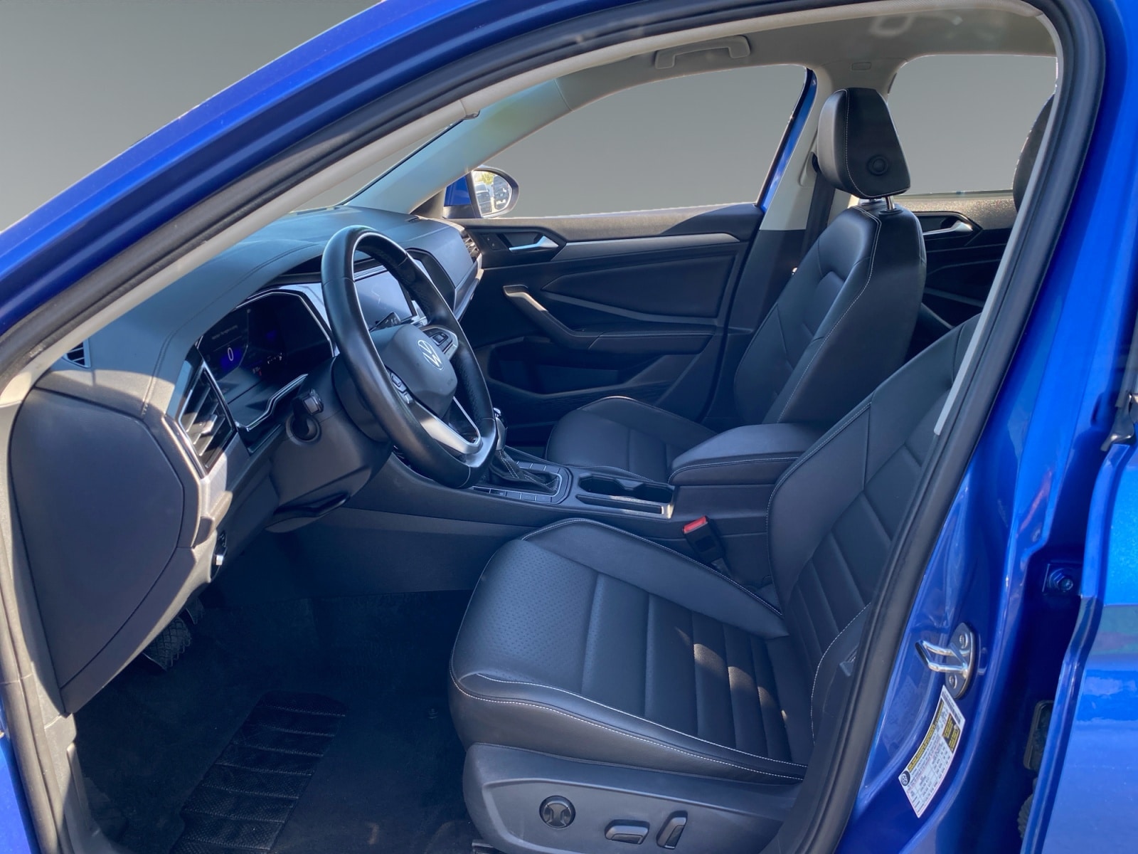 2024 Volkswagen Jetta SE - Photo 9