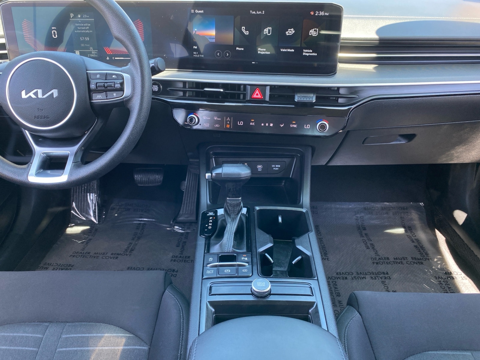 2025 Kia K5 LXS - Photo 11