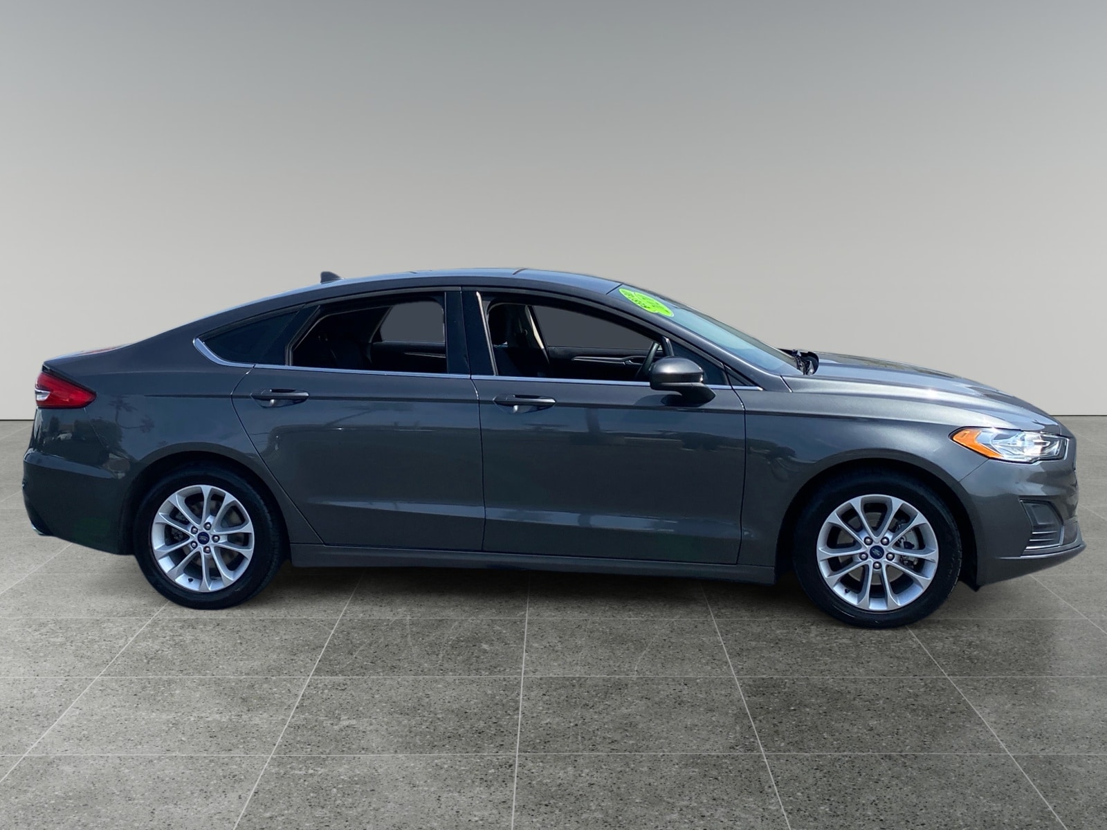 2020 Ford Fusion SE photo 6