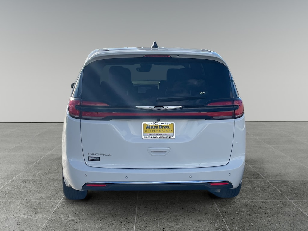 New 2026 Chrysler Pacifica Select Passenger Van