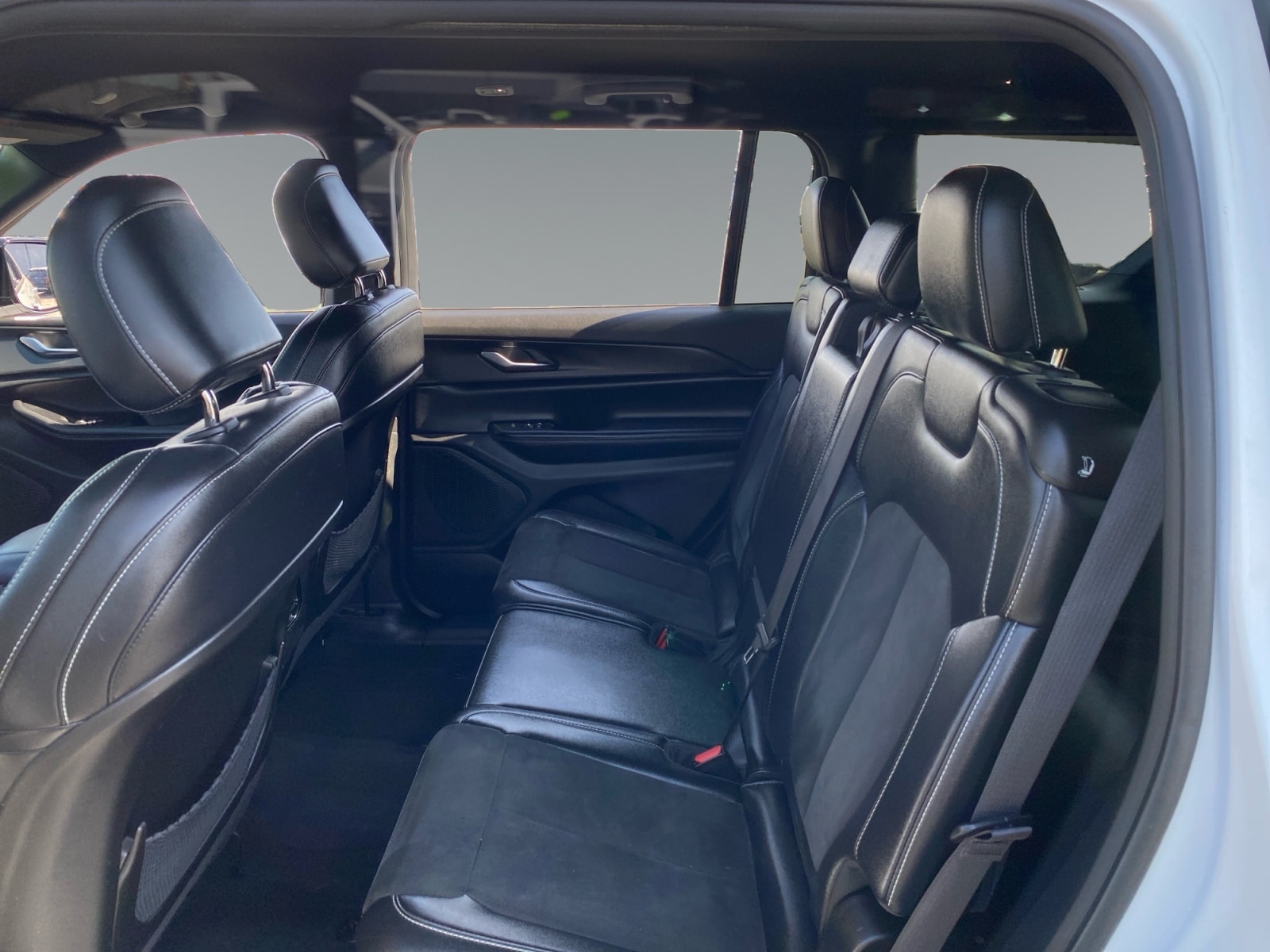2023 Jeep Grand Cherokee L Altitude - Photo 13
