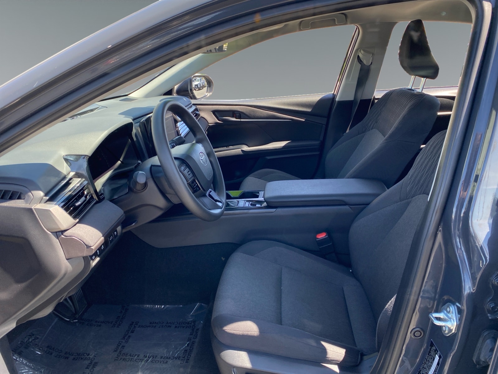 2025 Toyota Camry LE - Photo 9