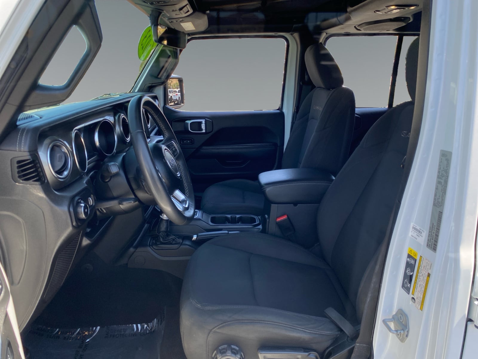2023 Jeep Wrangler 4-Door Sahara - Photo 9