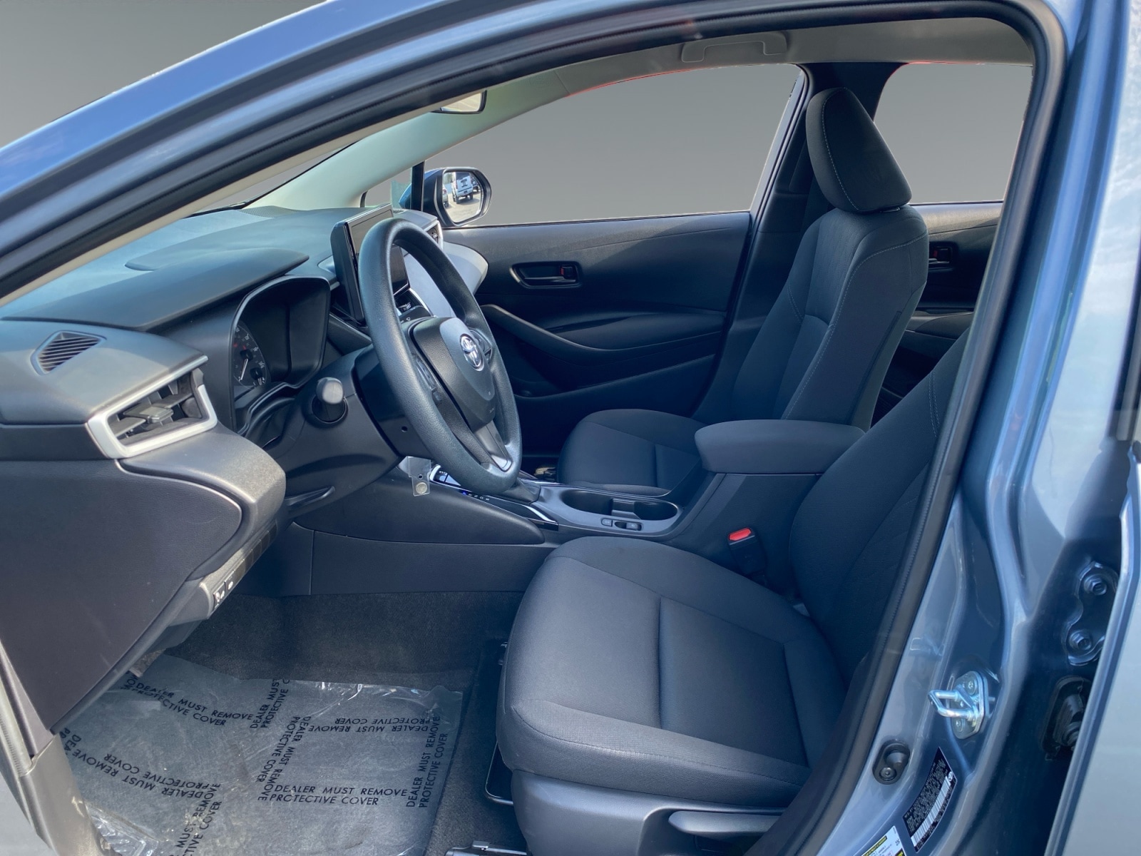 2025 Toyota Corolla LE - Photo 9