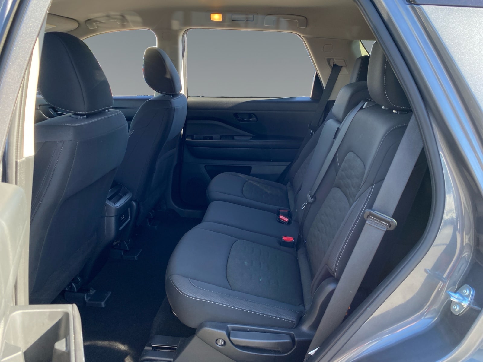 2025 Nissan Pathfinder S - Photo 13