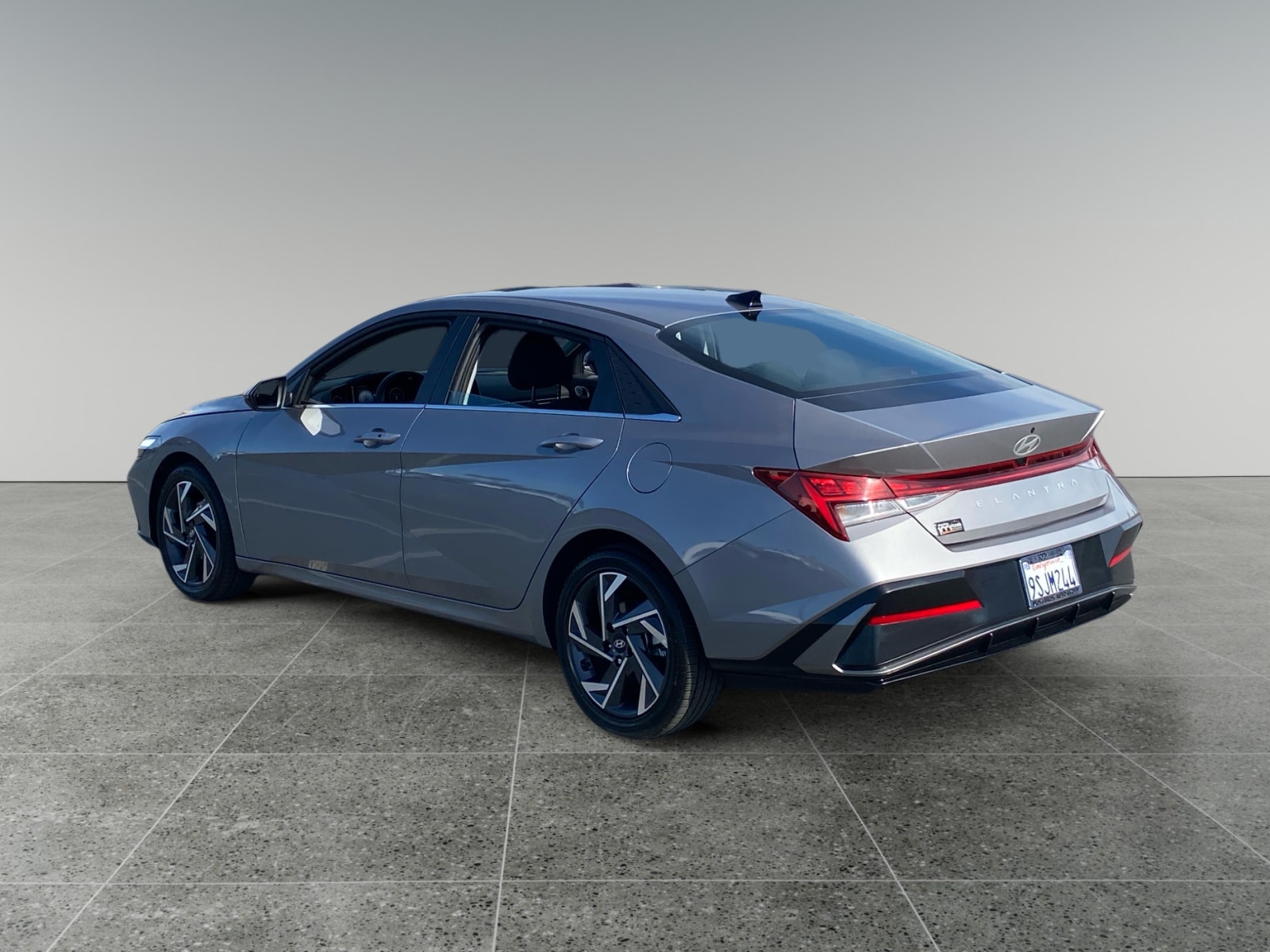 2025 Hyundai Elantra SEL Convenience photo 3