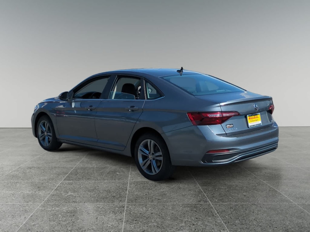 Used 2024 Volkswagen Jetta 1.5T SE Sedan