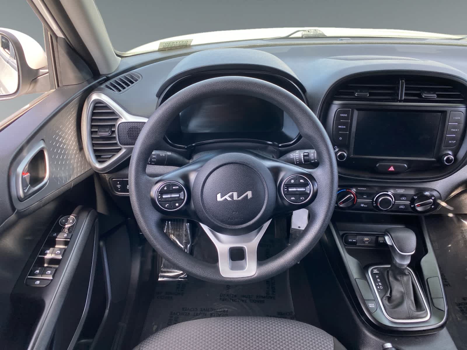 2025 Kia Soul LX - Photo 12