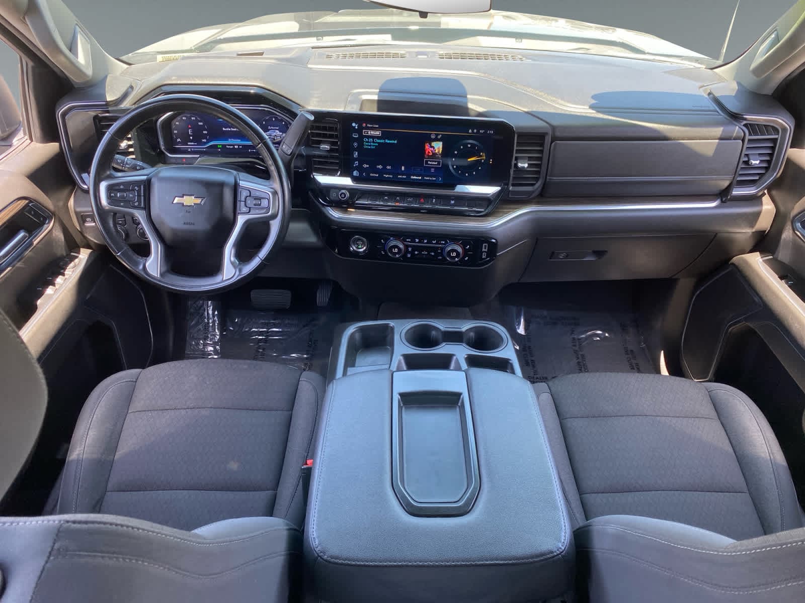 2023 Chevrolet Silverado 1500 LT - Photo 10