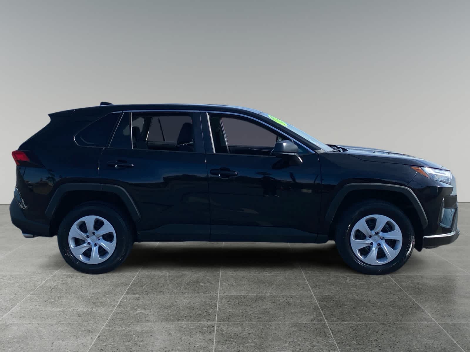 2025 Toyota RAV4 LE photo 6
