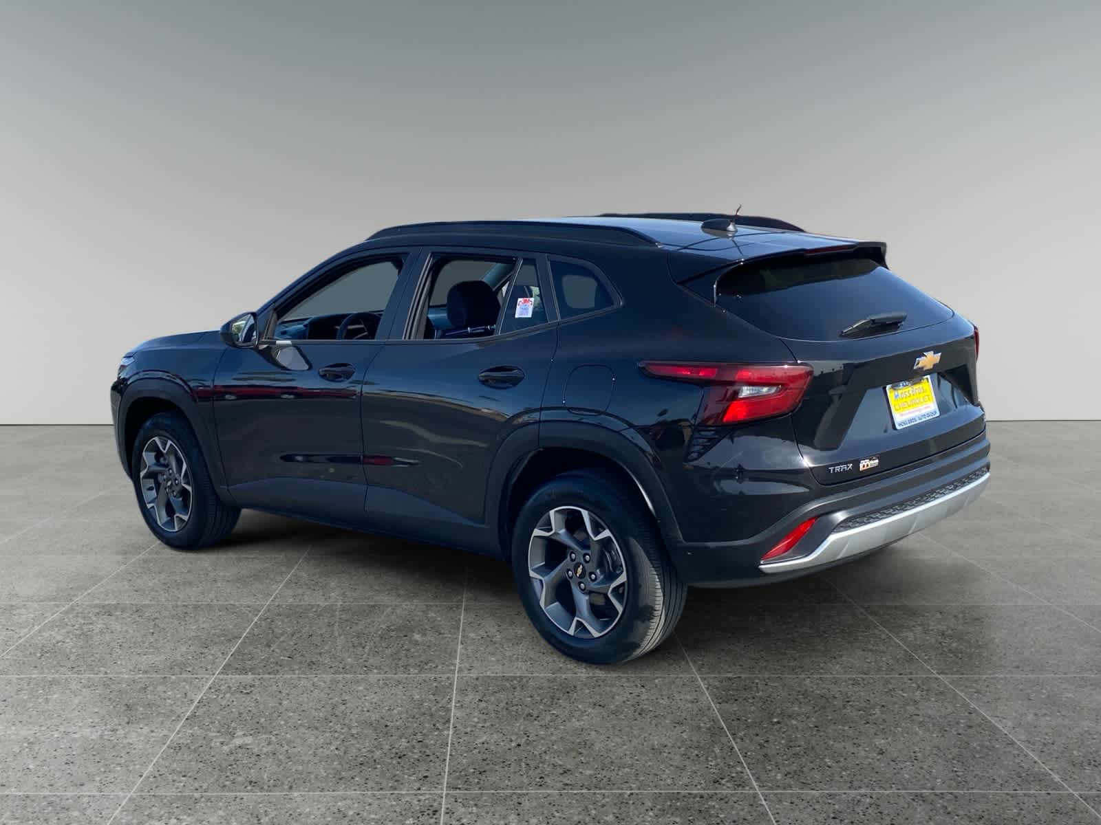 2025 Chevrolet Trax LT photo 3