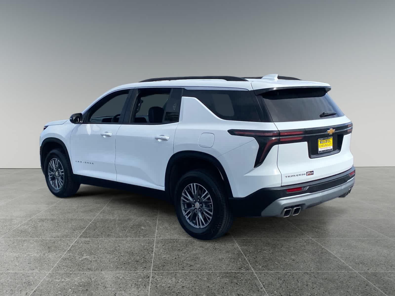 2025 Chevrolet Traverse LT photo 3