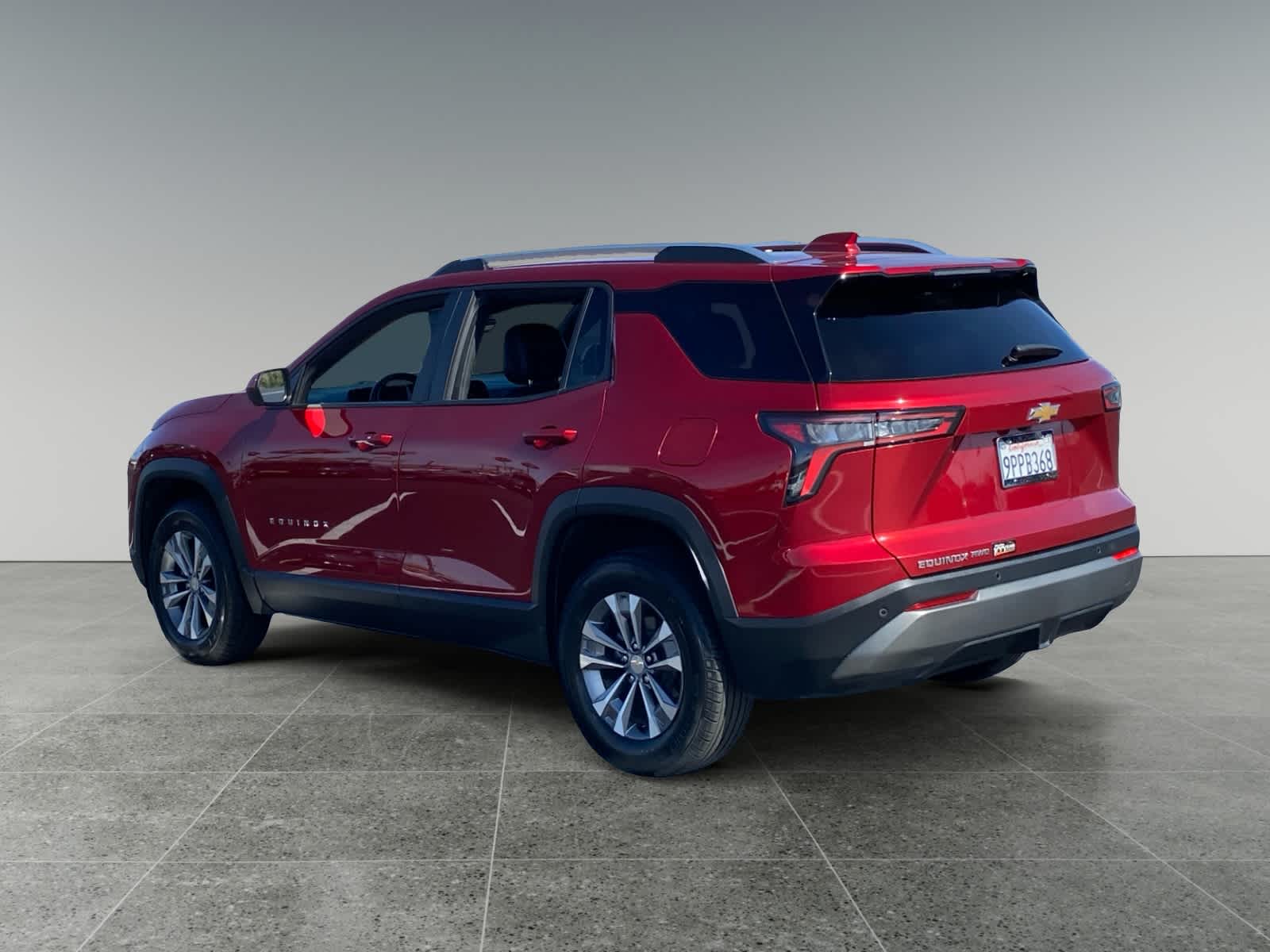 2025 Chevrolet Equinox LT photo 3