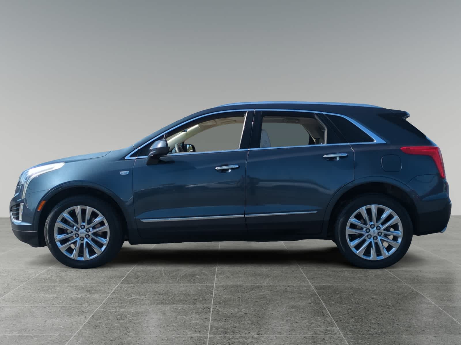 2019 Cadillac XT5 Premium Luxury photo 2