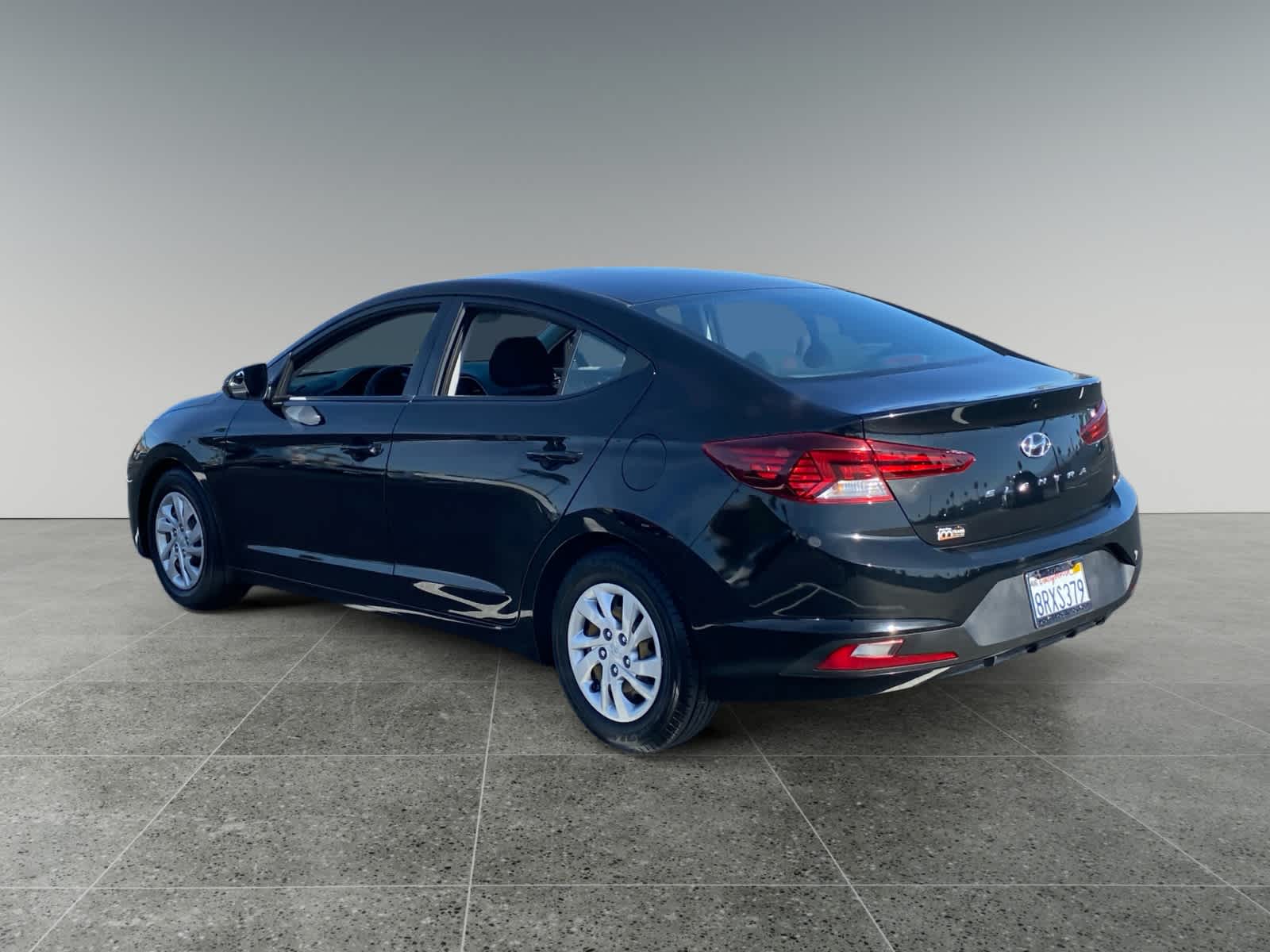 2020 Hyundai Elantra SE photo 3