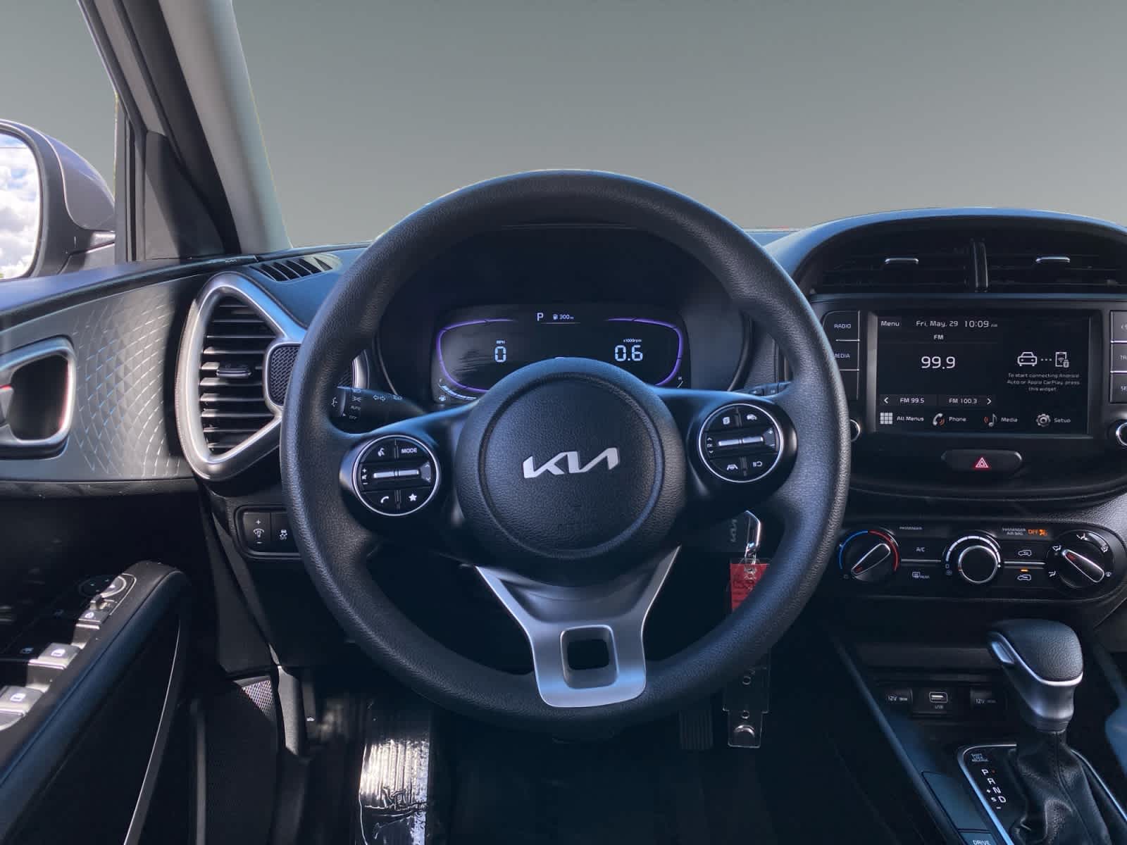 2025 Kia Soul LX - Photo 12
