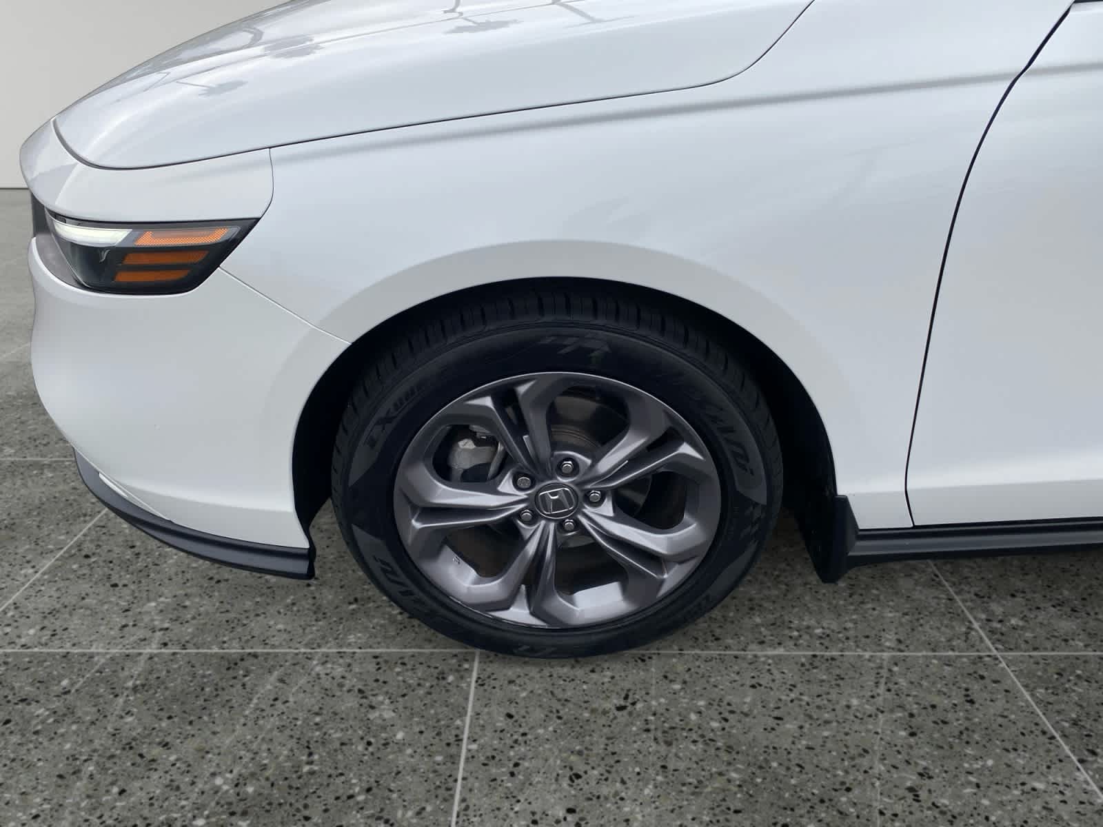 2024 Honda Accord EX - Photo 14