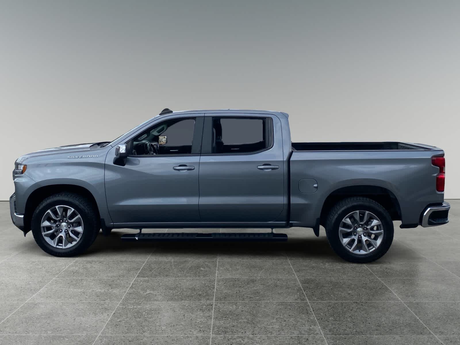 2020 Chevrolet Silverado 1500 LT photo 2
