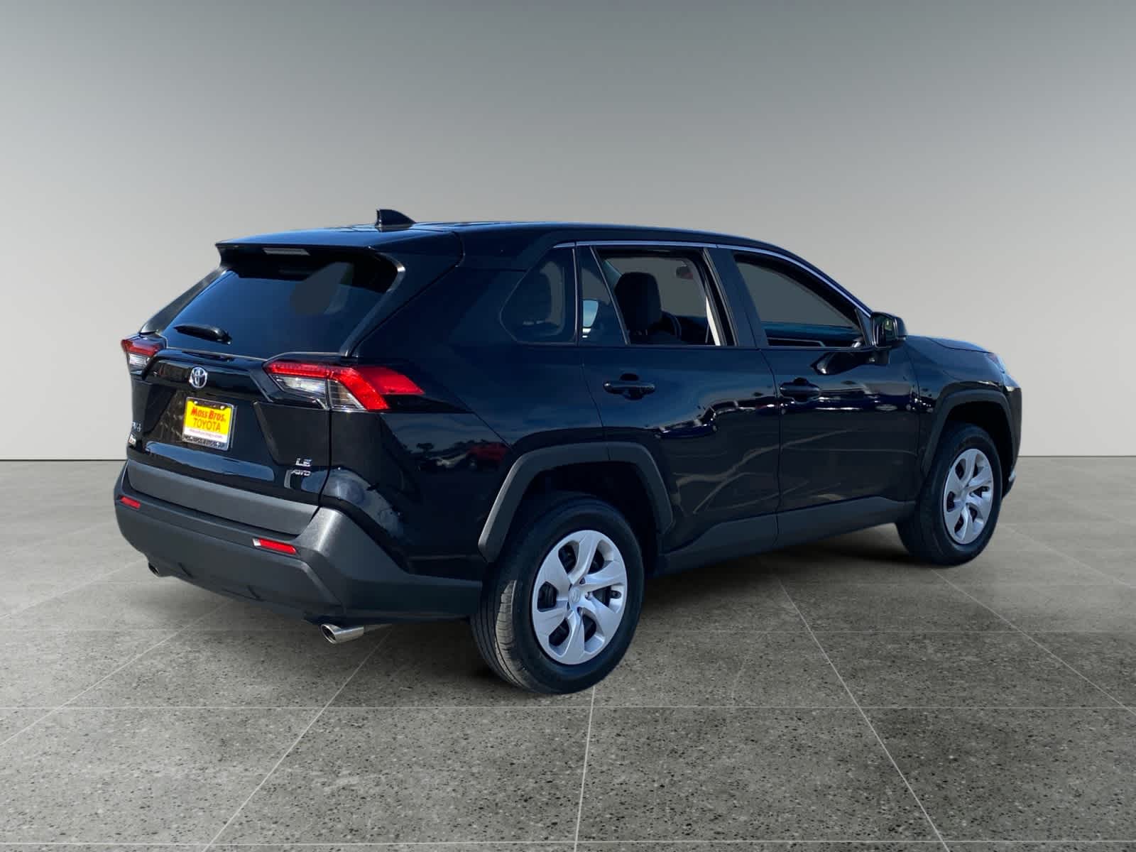 2025 Toyota RAV4 LE photo 5