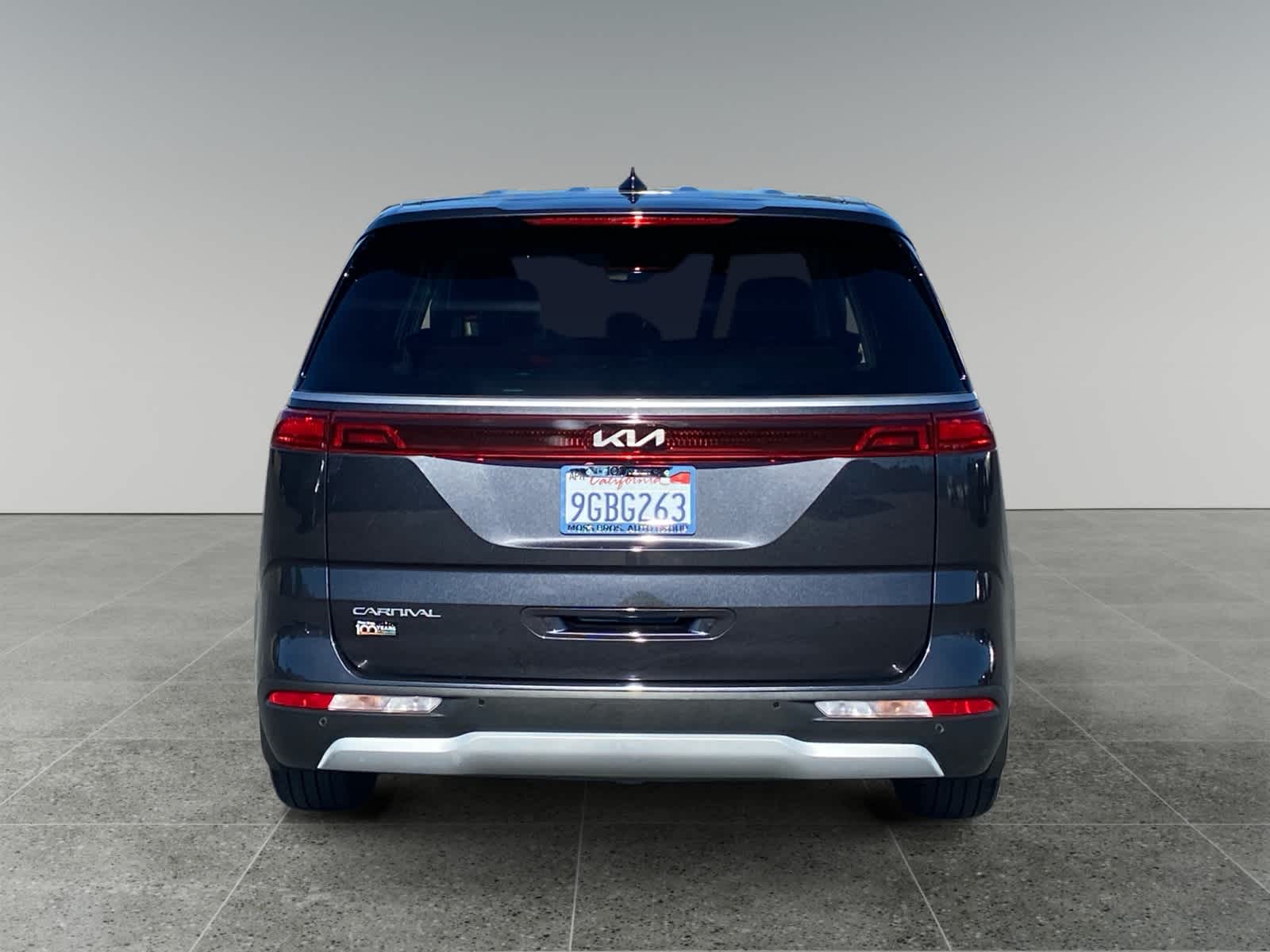 2023 Kia Carnival EX photo 4