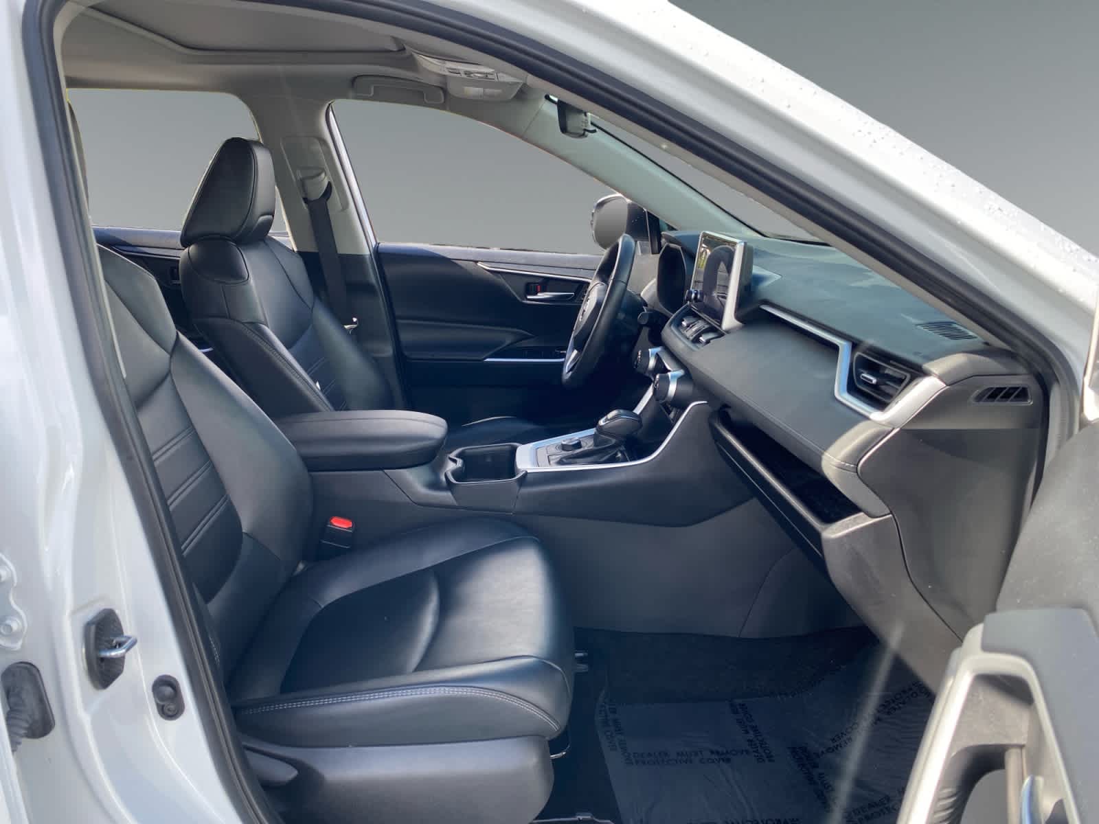 2024 Toyota RAV4 XLE Premium - Photo 15