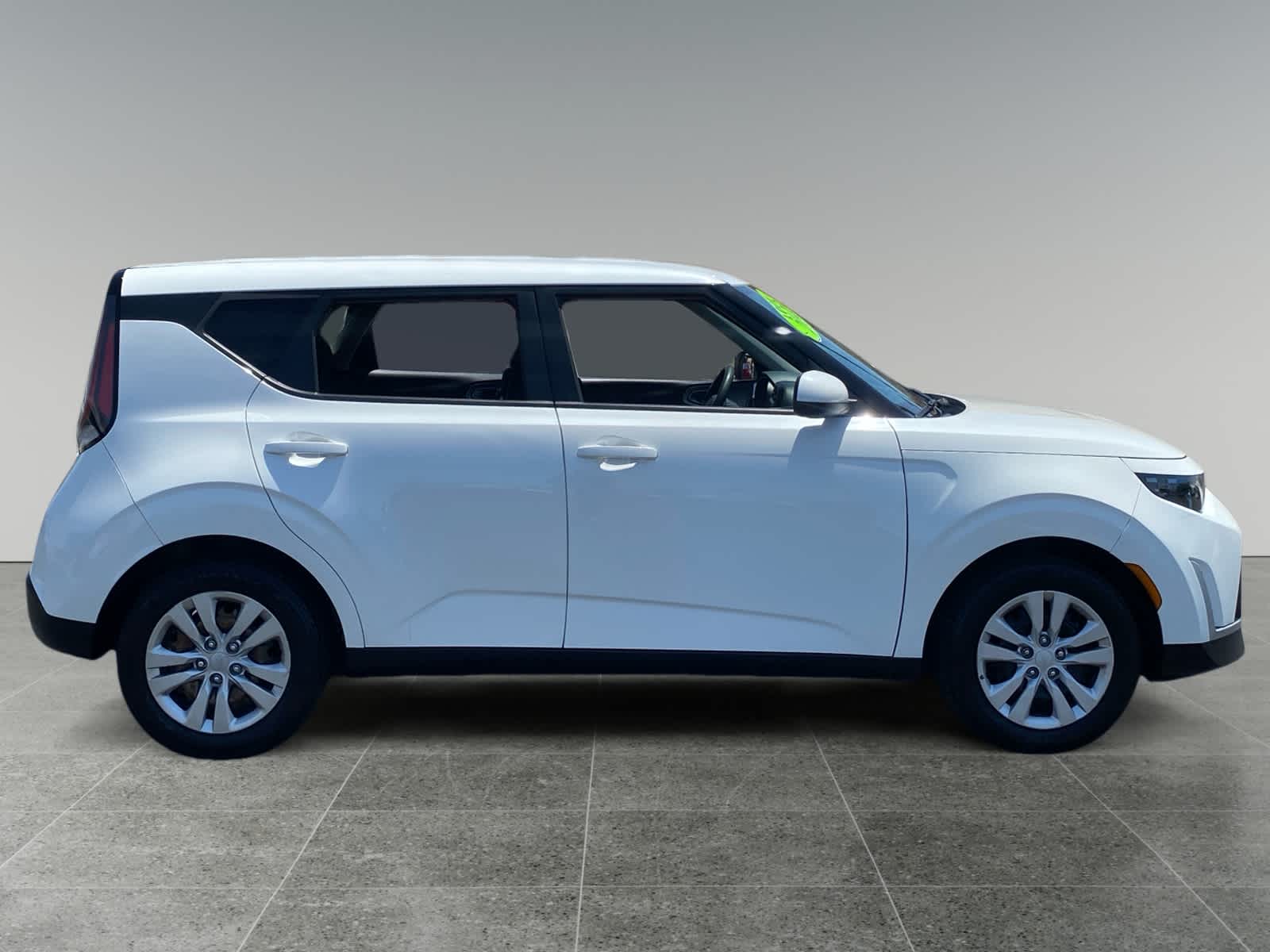 2023 Kia Soul LX - Photo 6