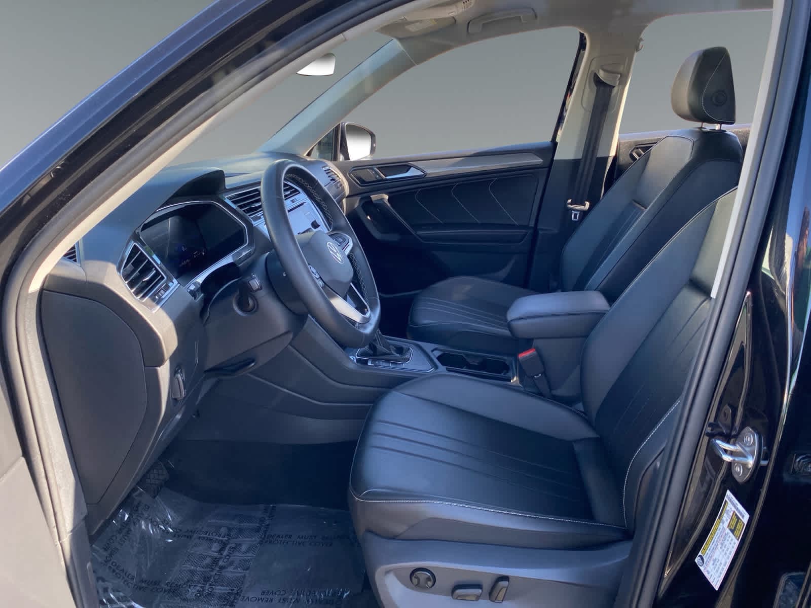2024 Volkswagen Tiguan SE - Photo 9