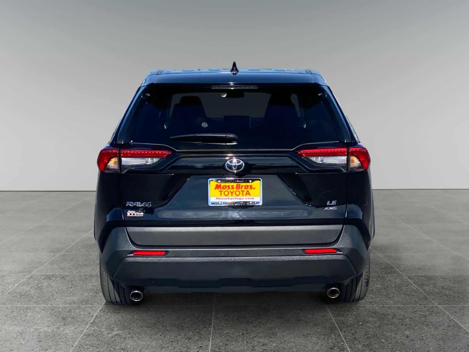 2025 Toyota RAV4 LE photo 4