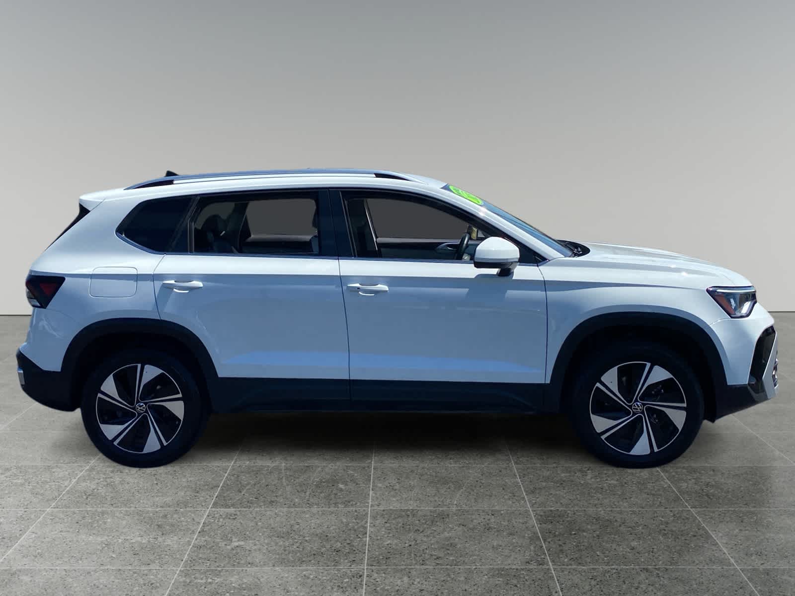 2025 Volkswagen Taos SE - Photo 6