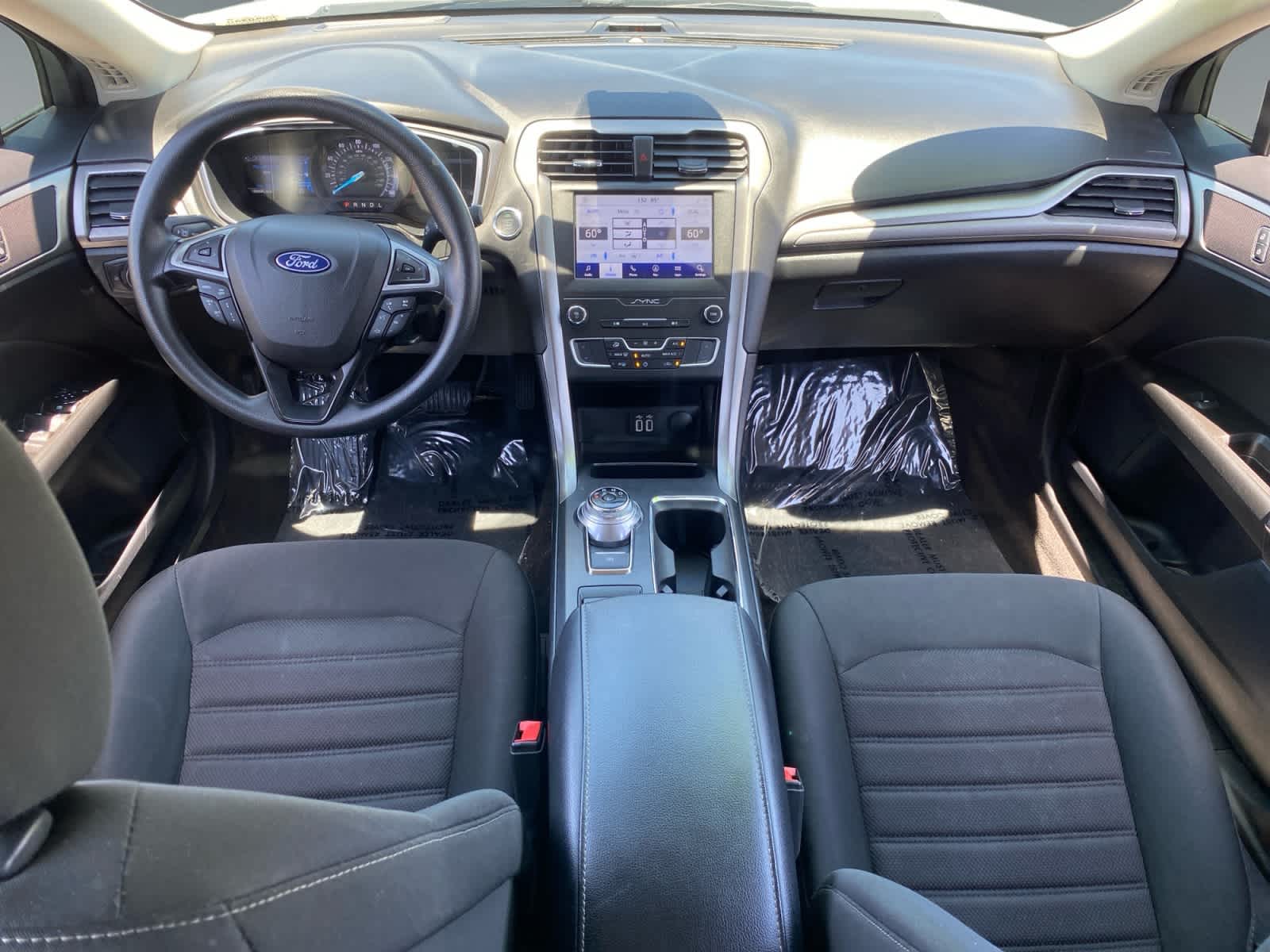 2020 Ford Fusion SE - Photo 10