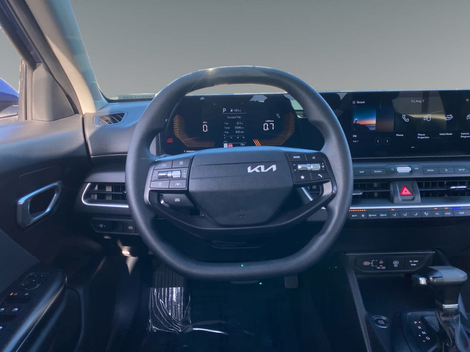 2025 Kia K4 LXS - Photo 11